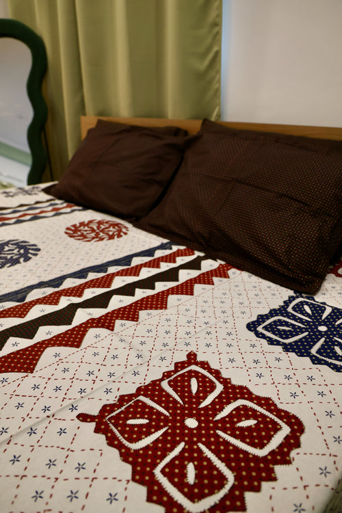 Faux Appliqué Medallion Sanganeri Print Cotton Bedsheet Red & Navy Chevron King Size