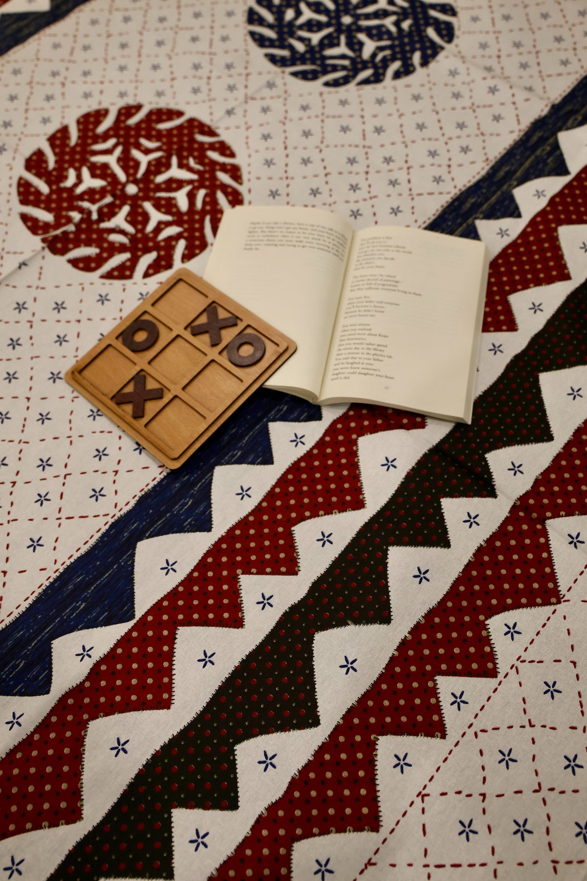 Faux Appliqué Medallion Sanganeri Print Cotton Bedsheet Red & Navy Chevron King Size