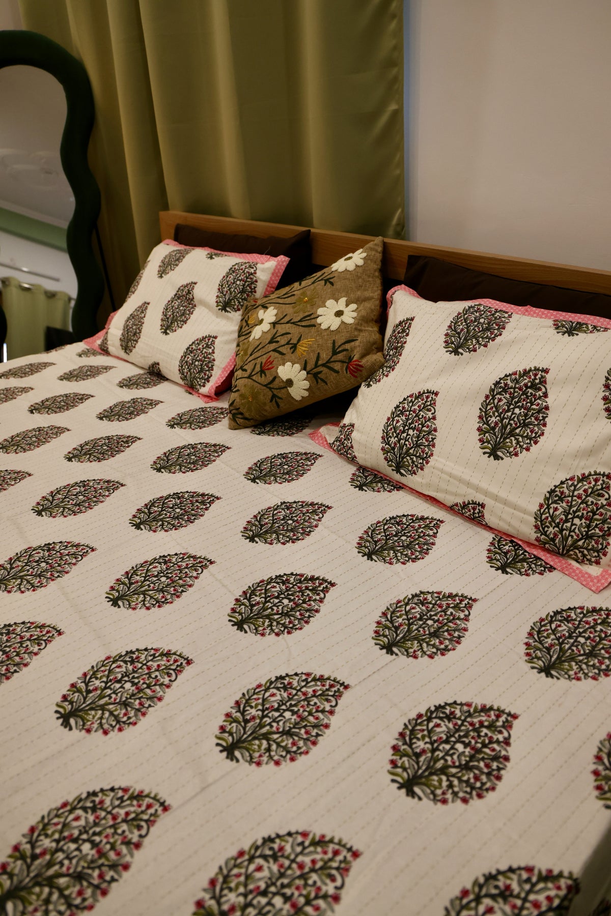 Floral Tree of Life Sanganeri Print Cotton Bedsheet Pink & Green King Size